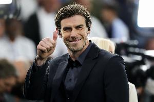 世界赛官网-威尔士媒体：贝尔将出战在韩国举行的慈善赛，小罗、亨利等为队友