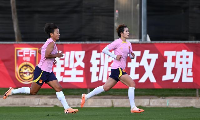 世界赛lol-女足最后一练延后半小时 明日转战珀斯无训练